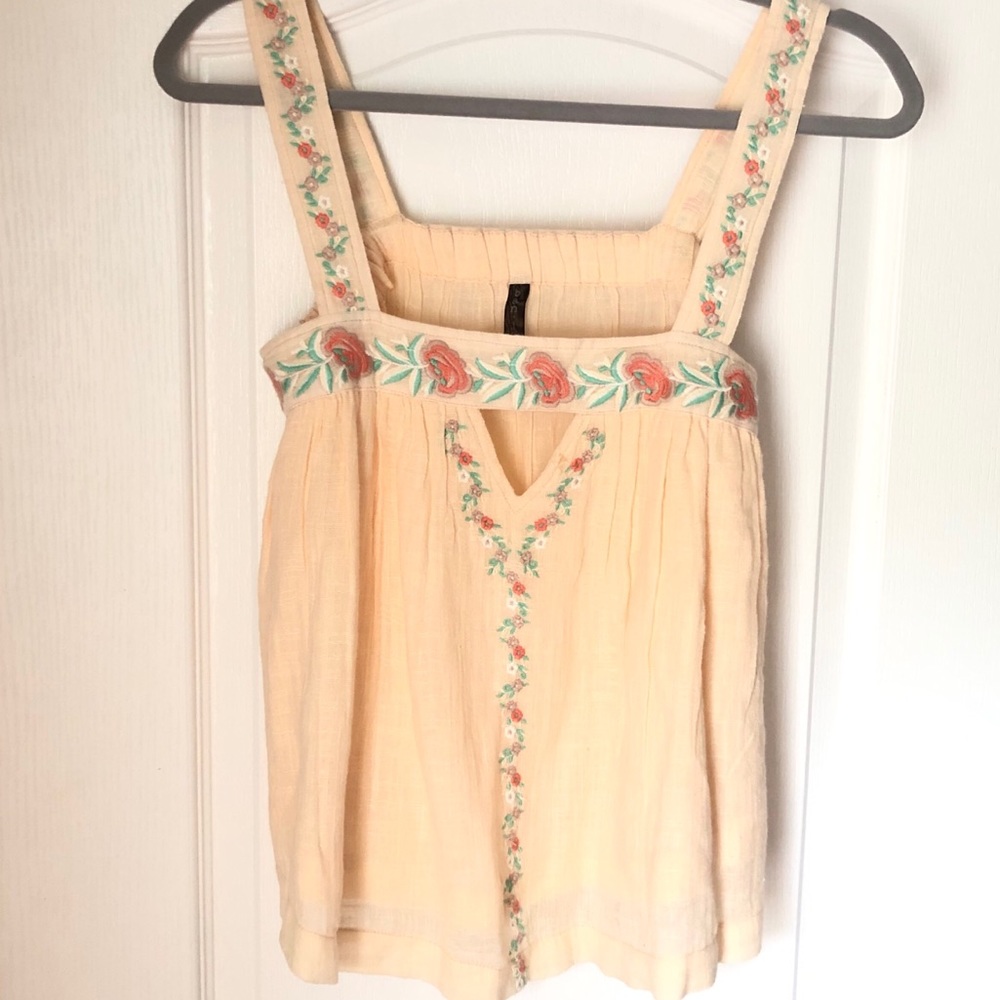 Ban jara small floral embroidered blouse